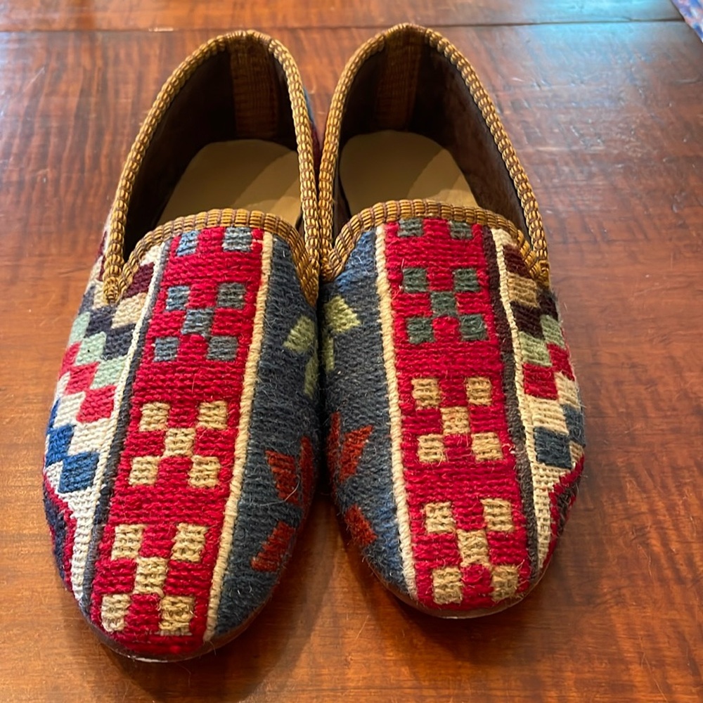 Artemis design slipper, size 36